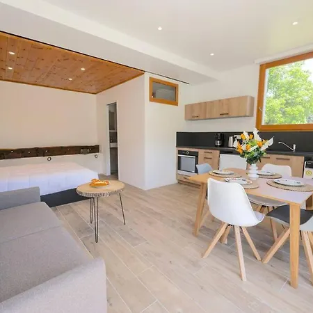 Studio Barcelo Face A La Nature Enchastrayes